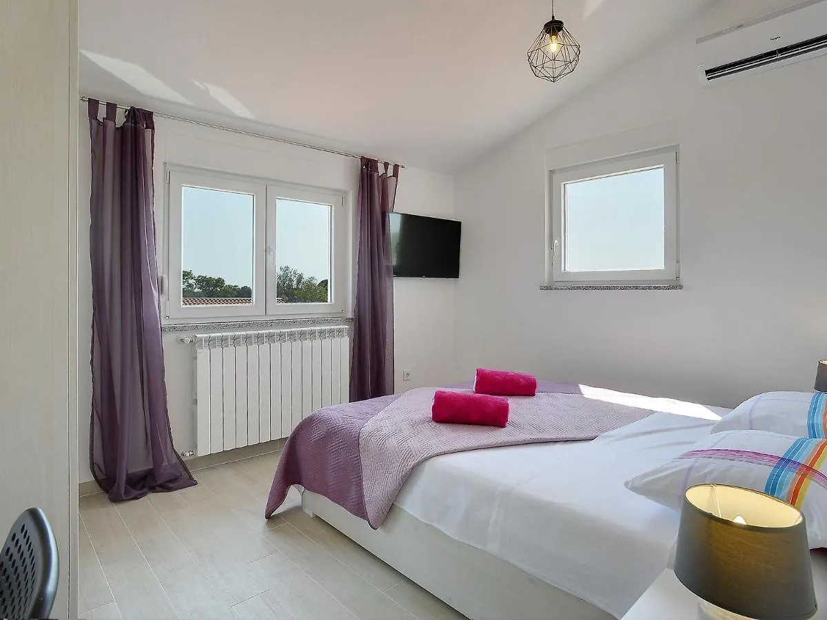 Holiday home Family Villa With Swimming Pool Pula