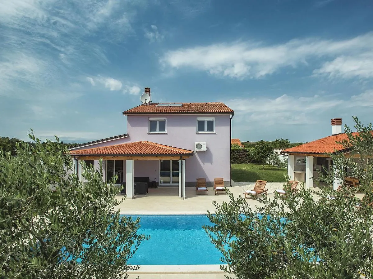 Family Villa With Swimming Pool Pula Croatia