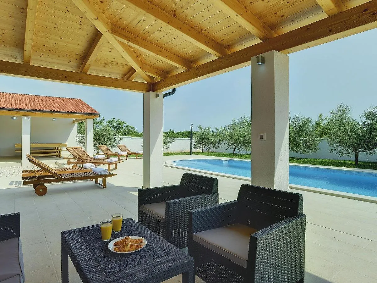 Holiday home Family Villa With Swimming Pool Pula Croatia