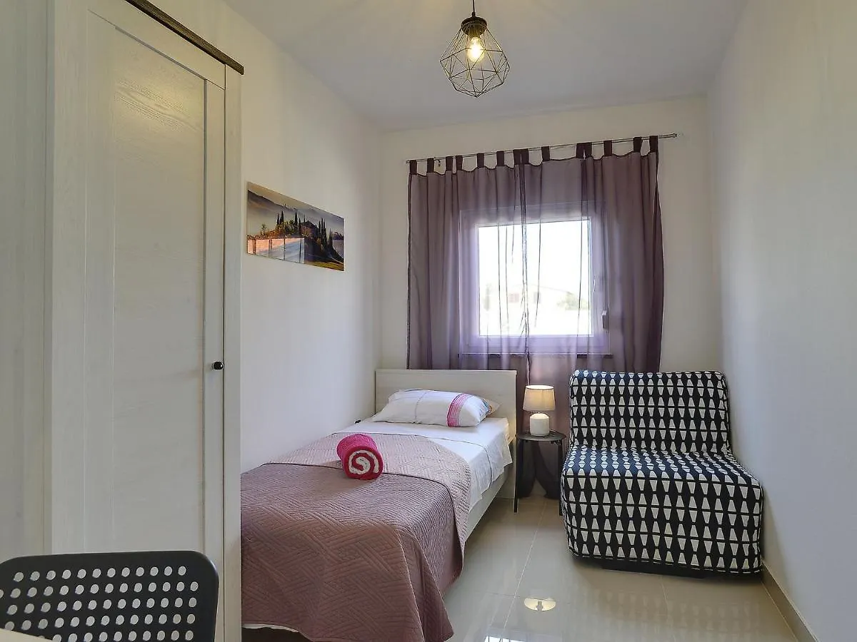 Holiday home Family Villa With Swimming Pool Pula