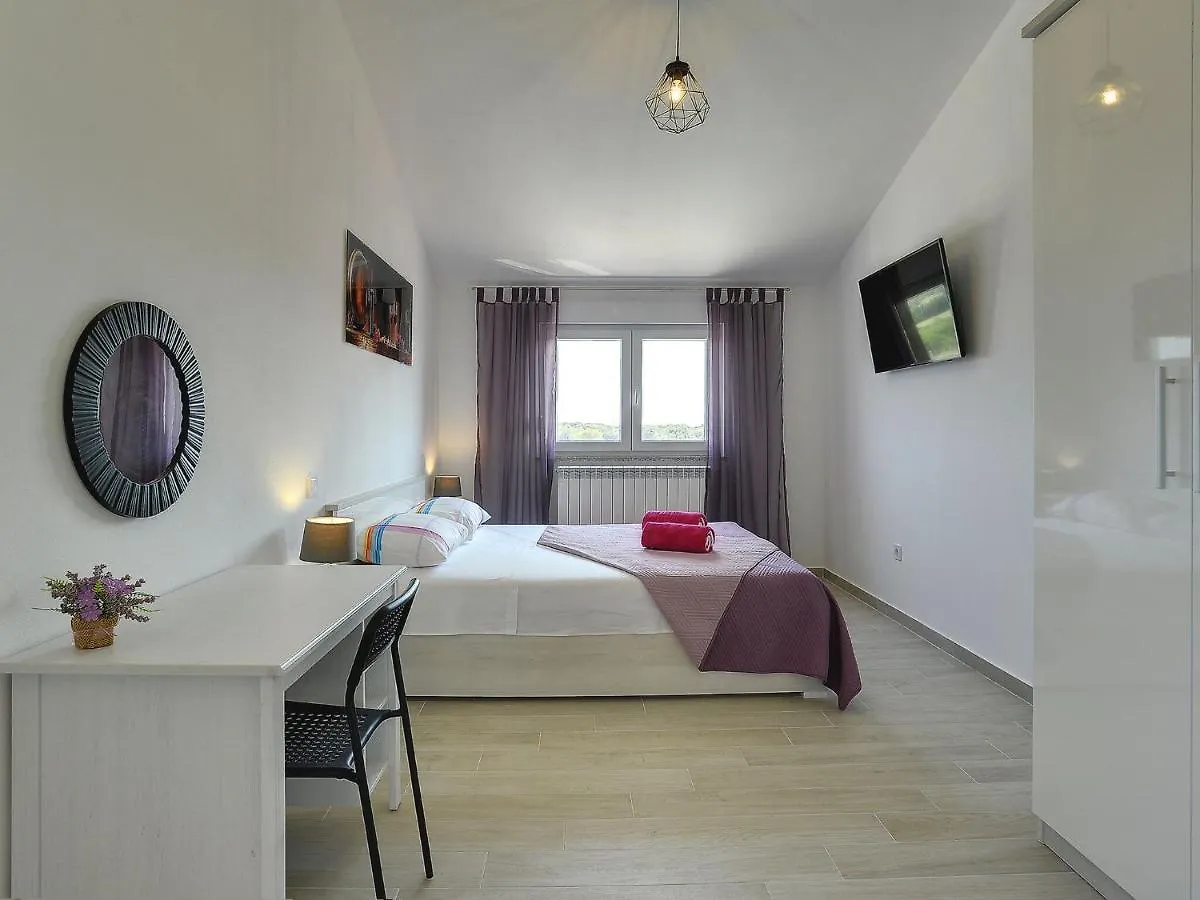 Family Villa With Swimming Pool Pula 0*,  Croatia